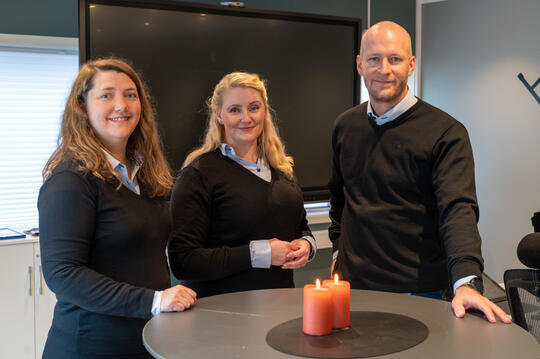 NESOs juridiske avdeling består av advokat Hanne Syrstad, advokat Anette Glad og advokat og avdelingsleder Sondre Loftheim Valaker. 